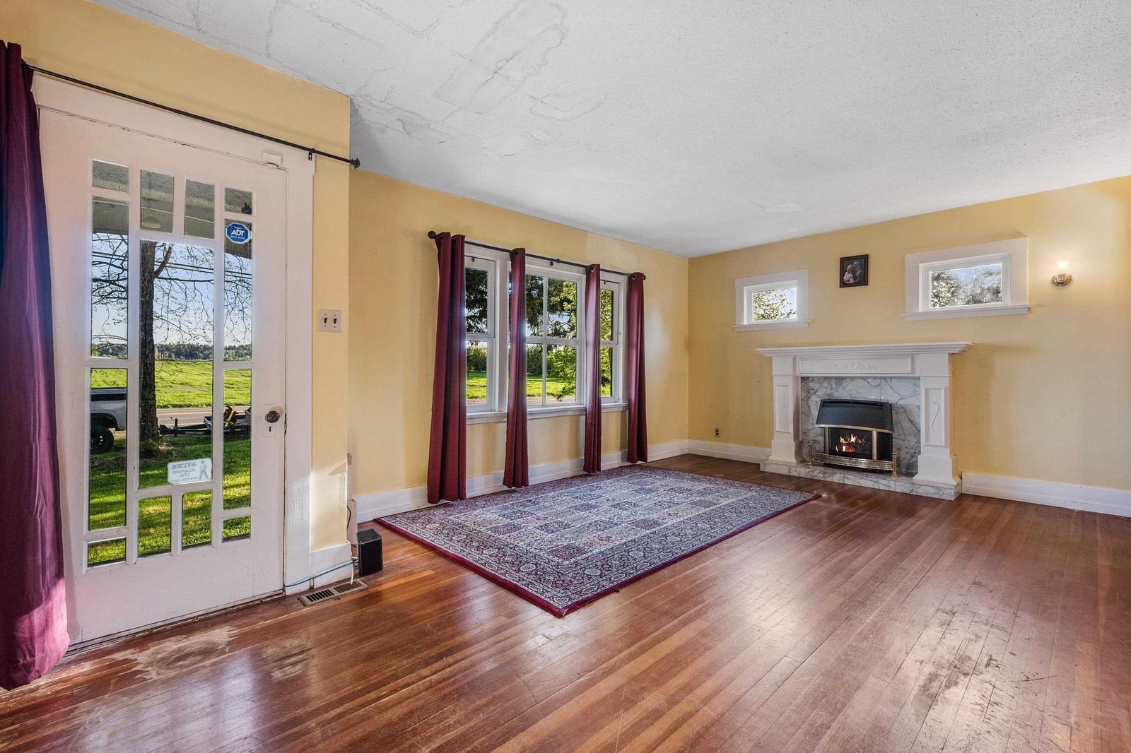 Listing Image 5