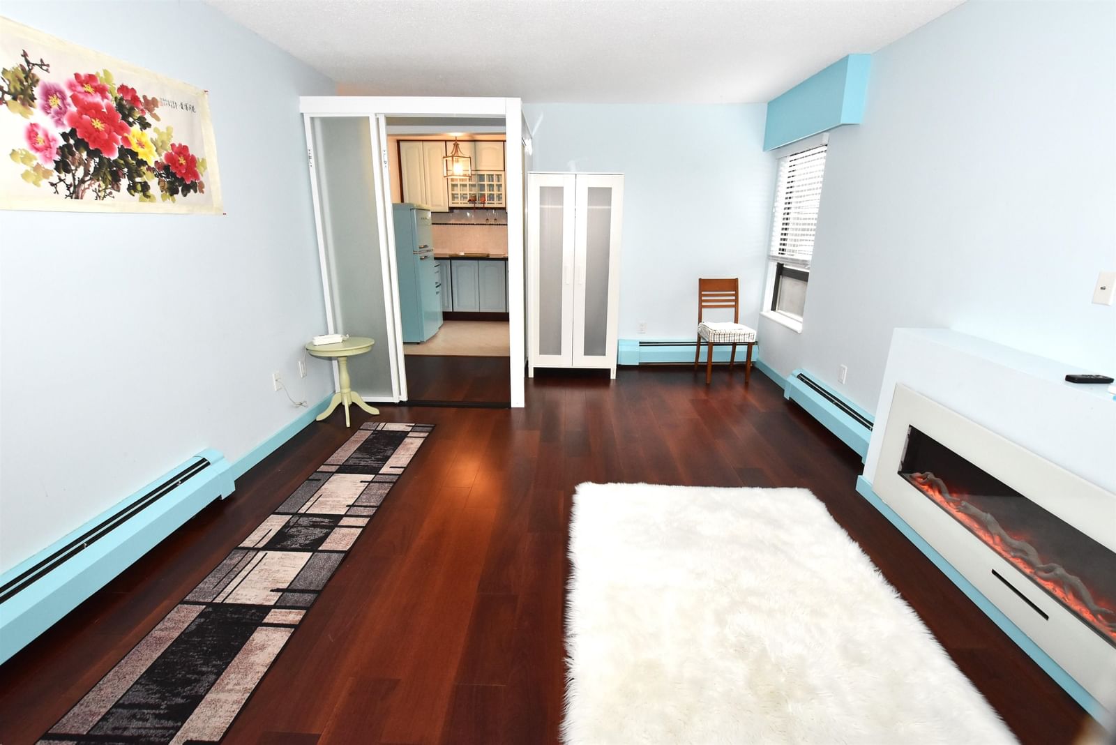 Listing Image 8