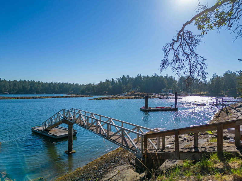 1361 Sturdies Bay Road, Galiano Island, V0N 1P0 | Image 2