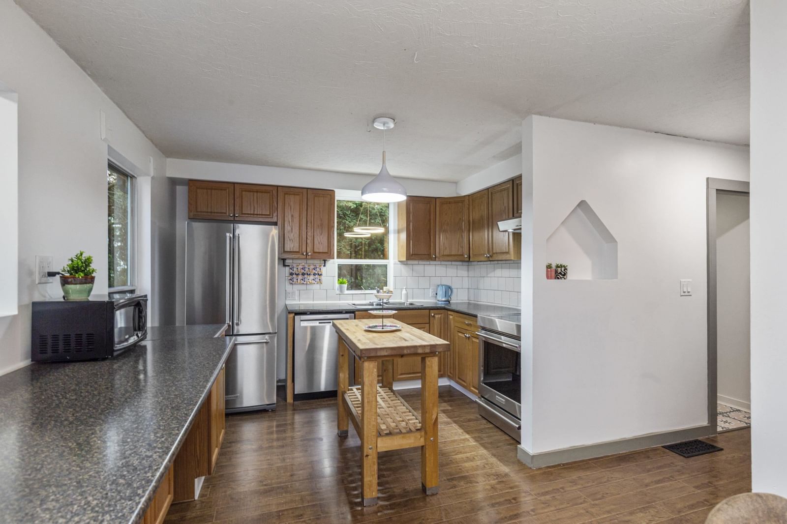 Listing Image 19