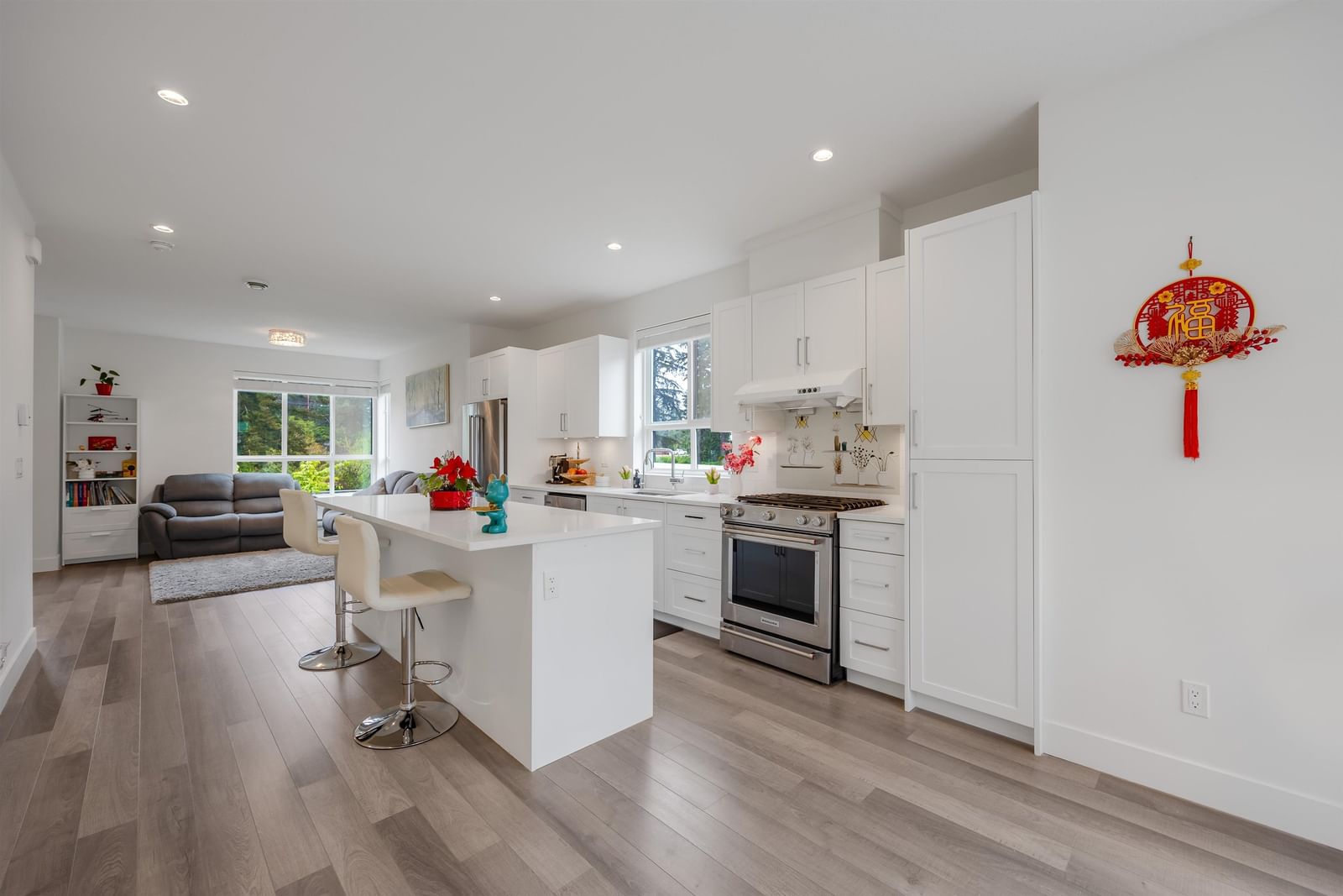 Listing Image 11