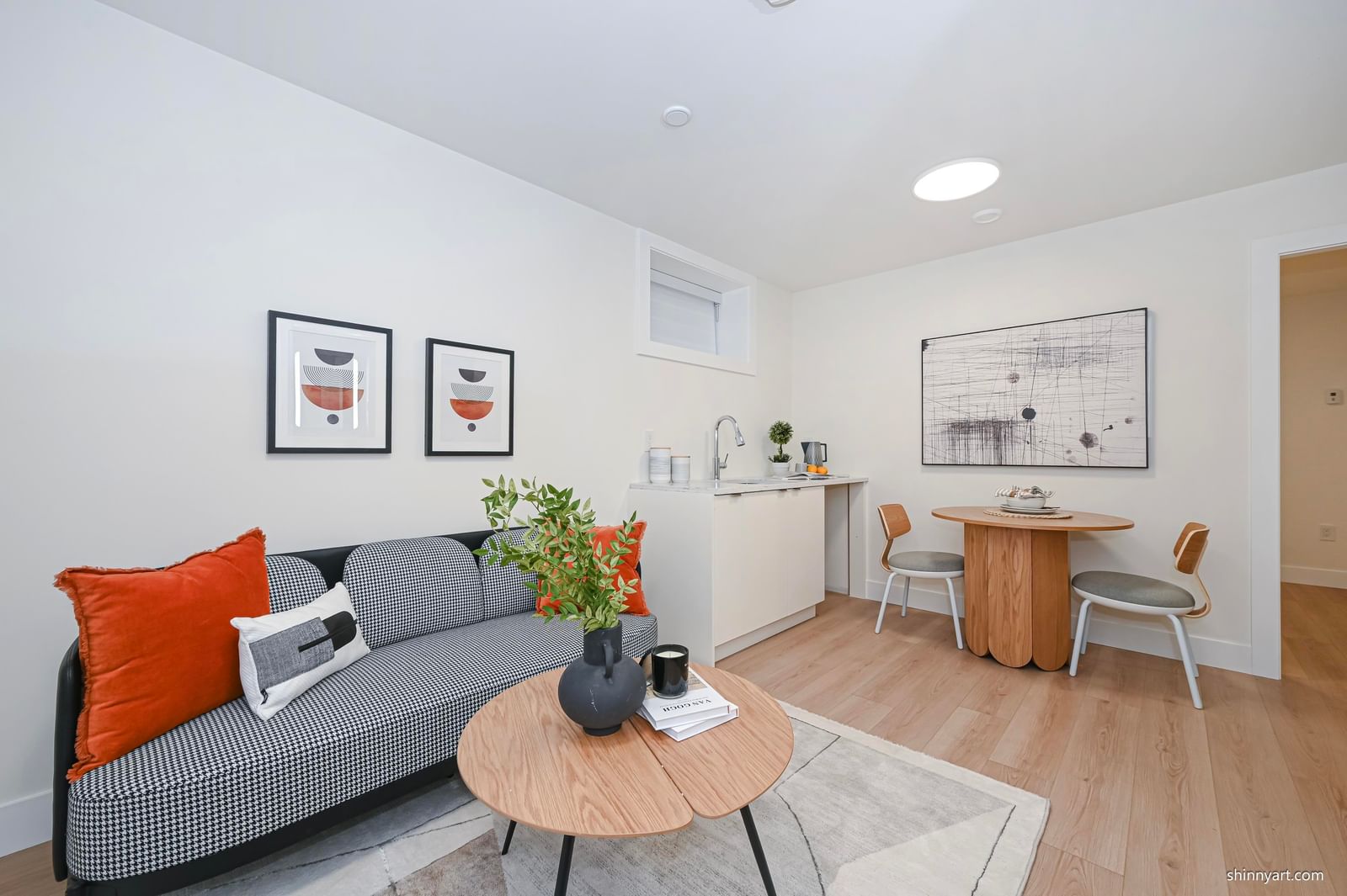 Listing Image 12