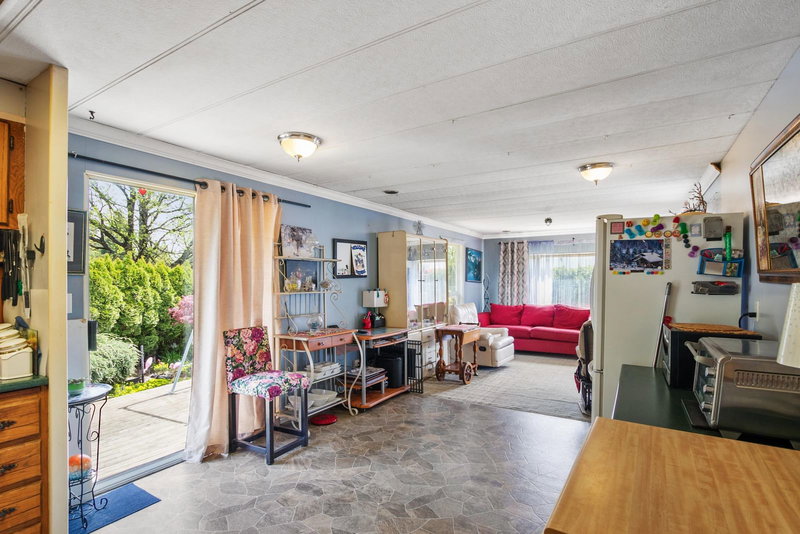 2237 Crystal Court, Abbotsford, V2T 6A7 | Image 2