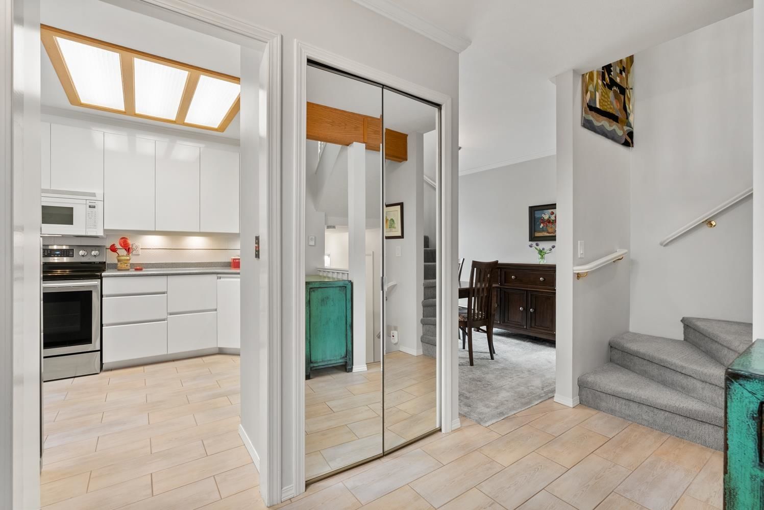 Listing Image 11