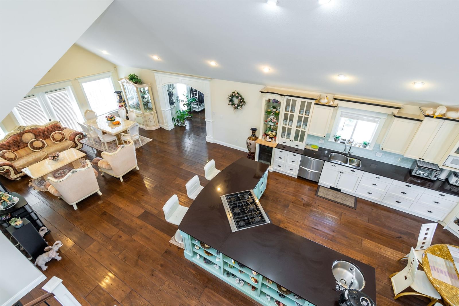 Listing Image 11