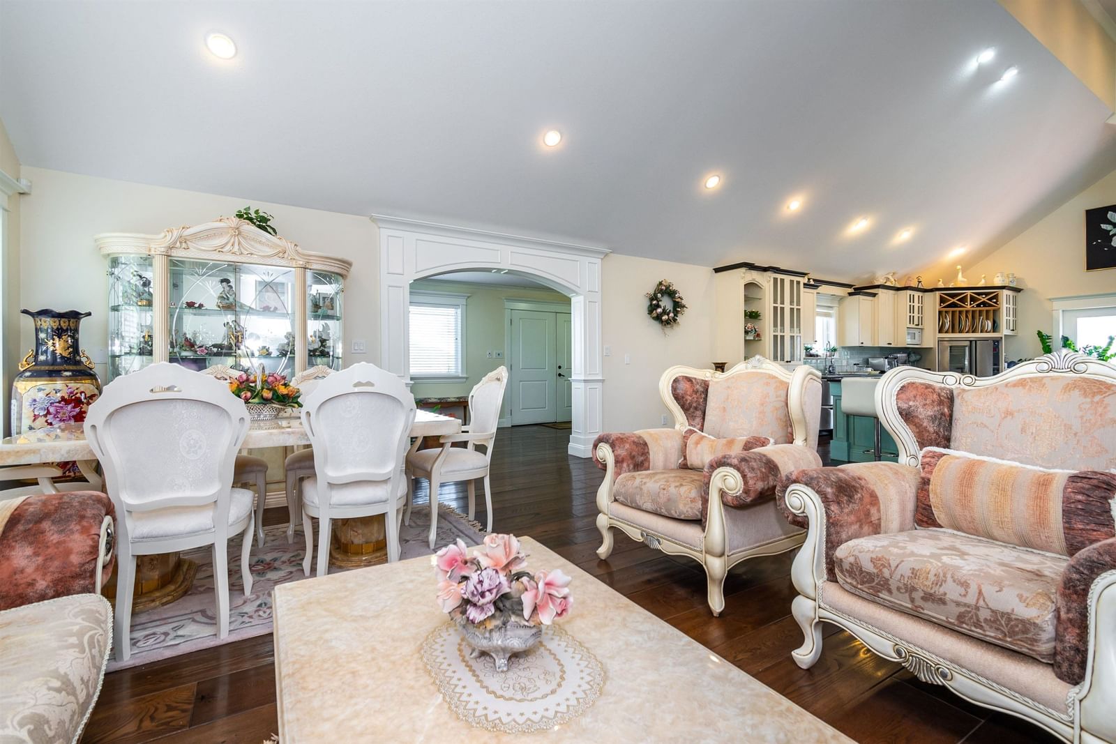 Listing Image 12