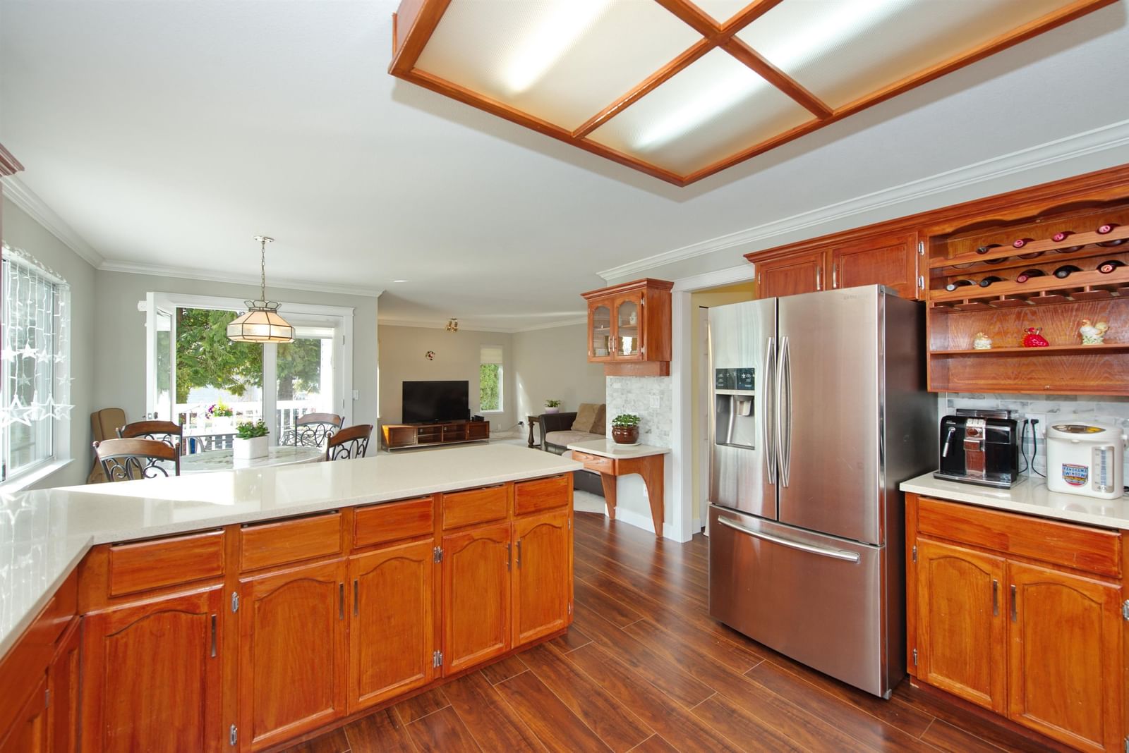 Listing Image 12