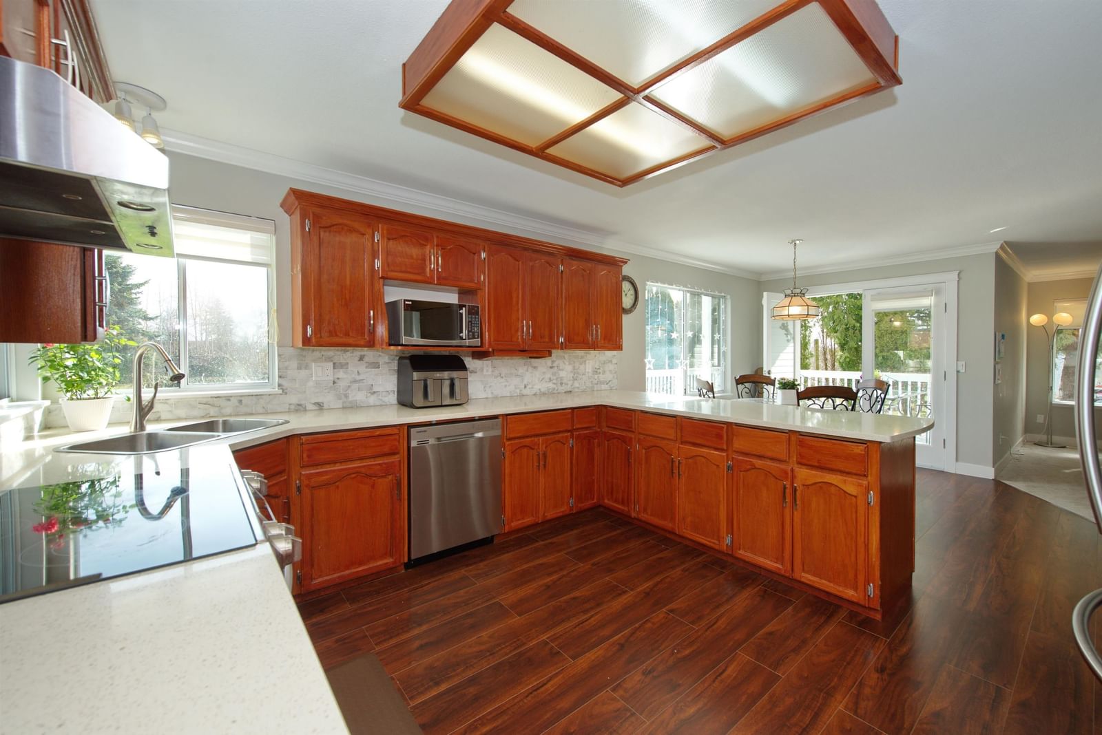 Listing Image 9