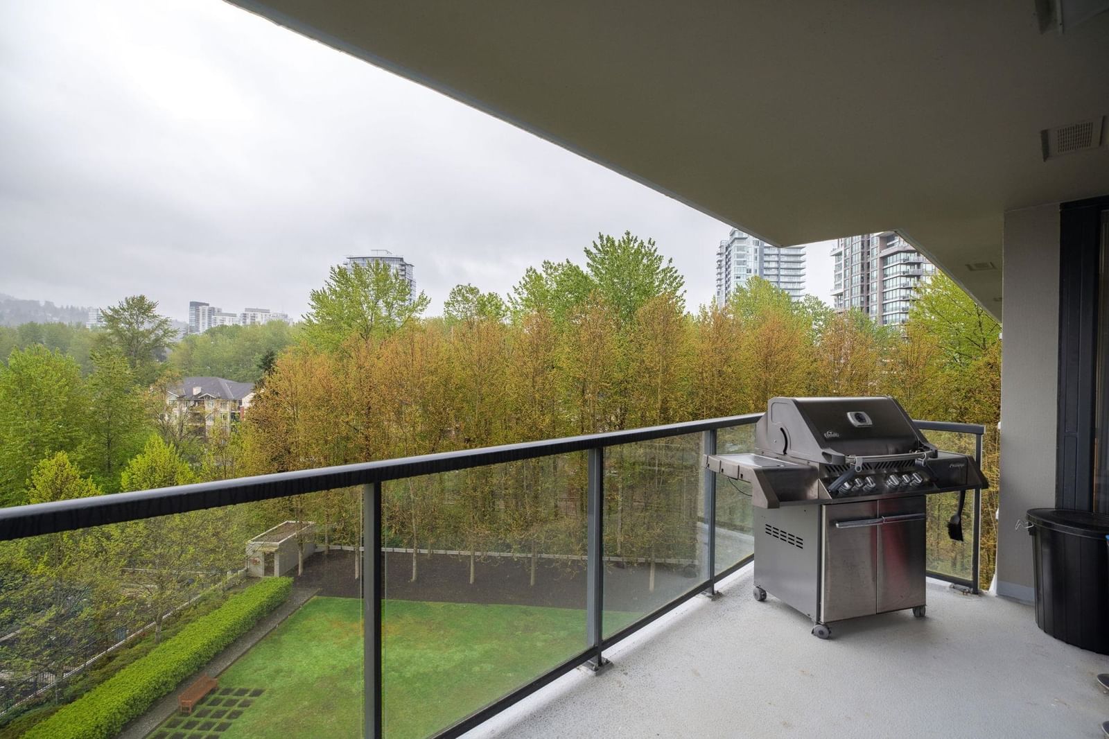 Listing Image 18
