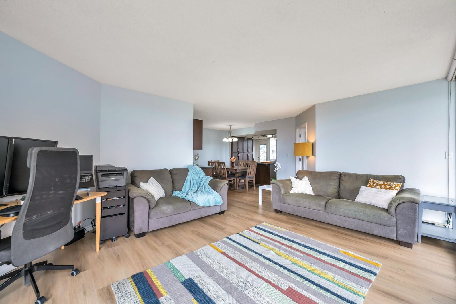 Listing Image 12