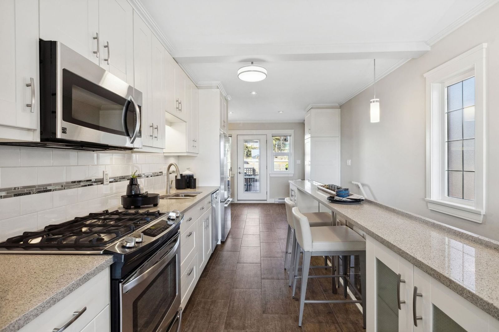Listing Image 11