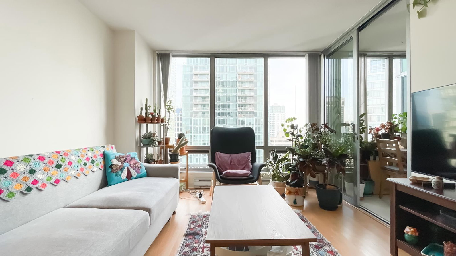 Listing Image 13