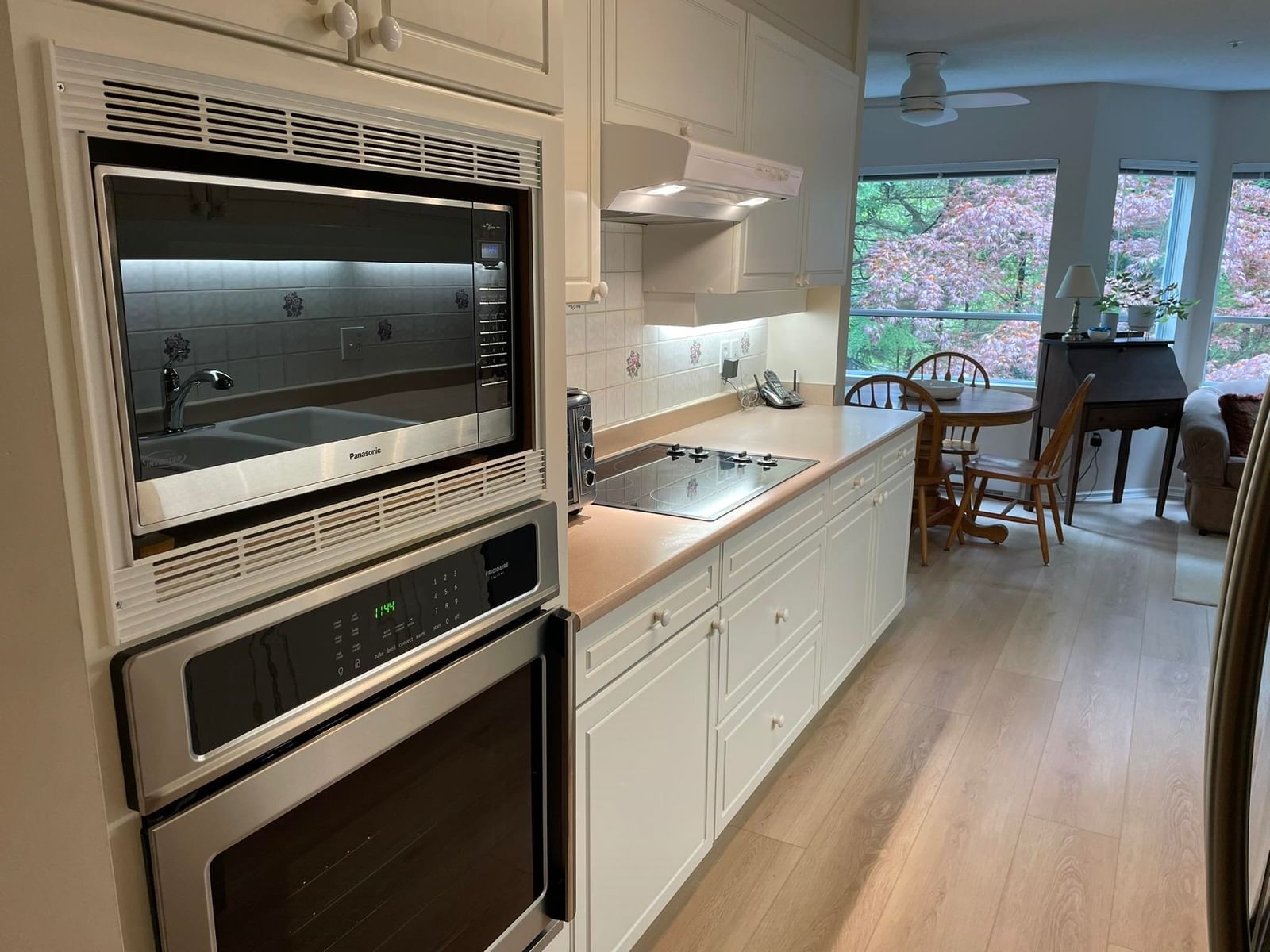 Listing Image 9
