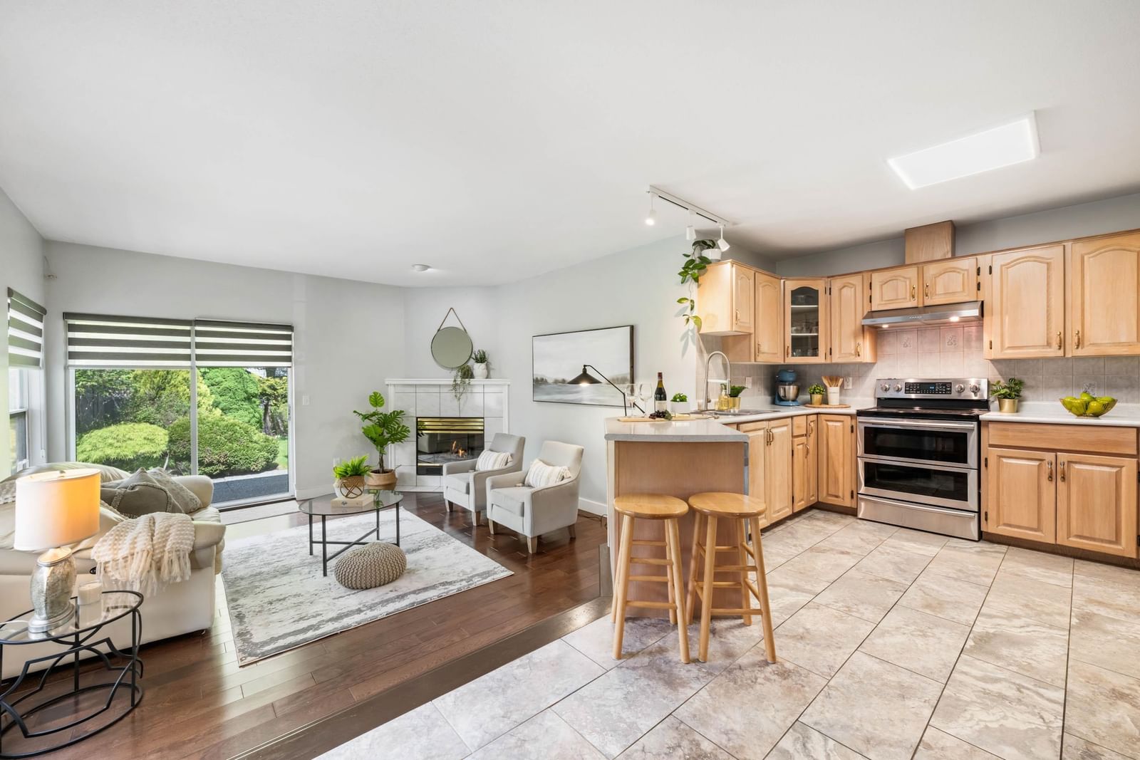Listing Image 19