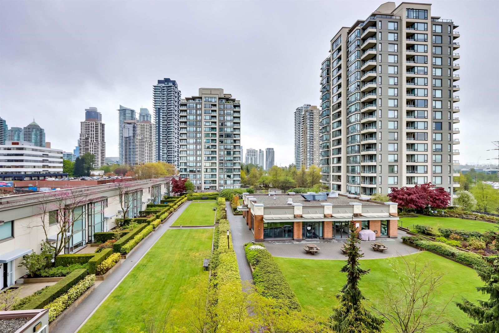Listing Image 11