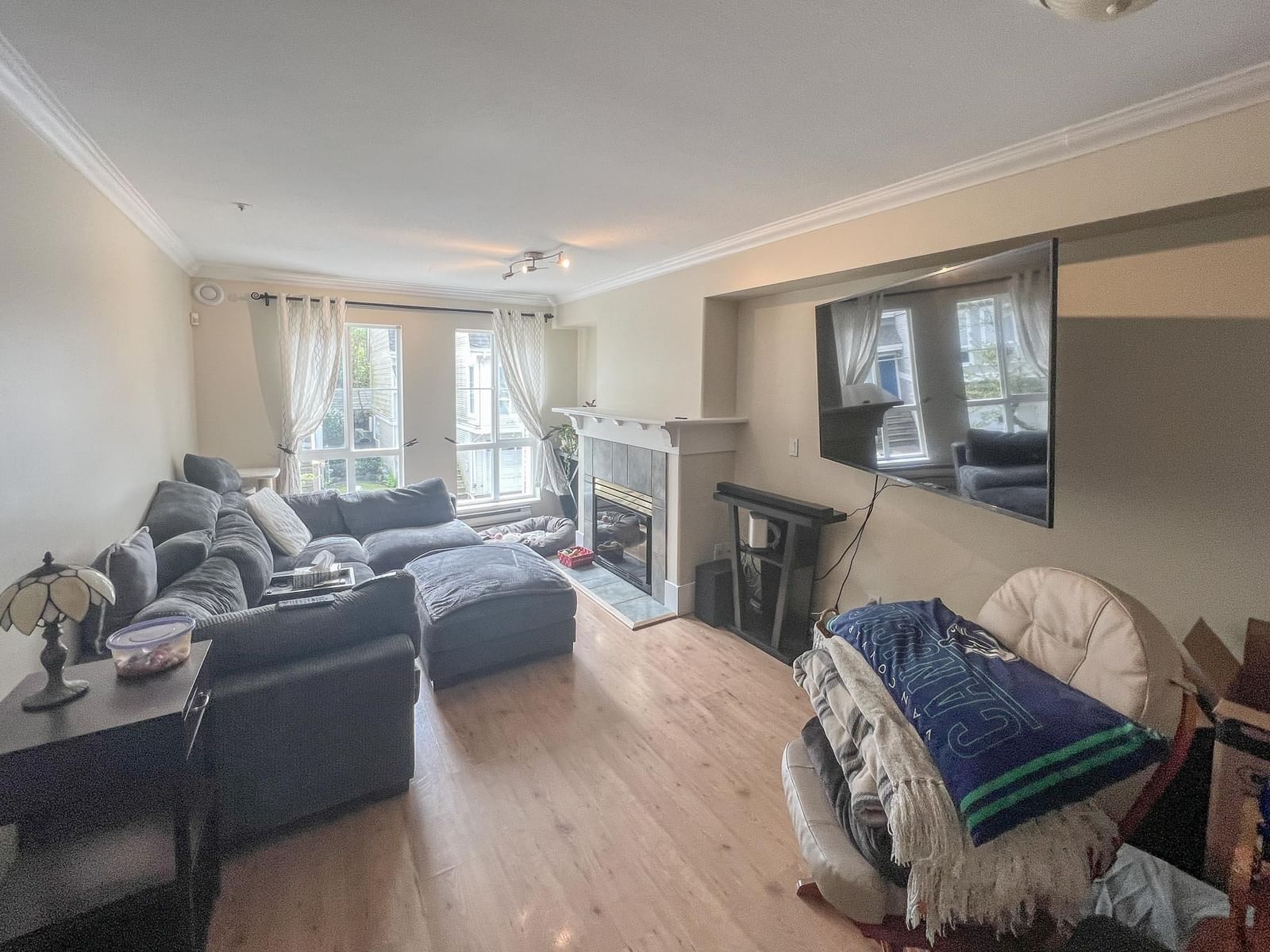 Listing Image 8