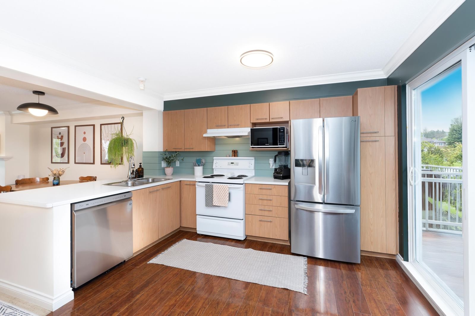 Listing Image 5