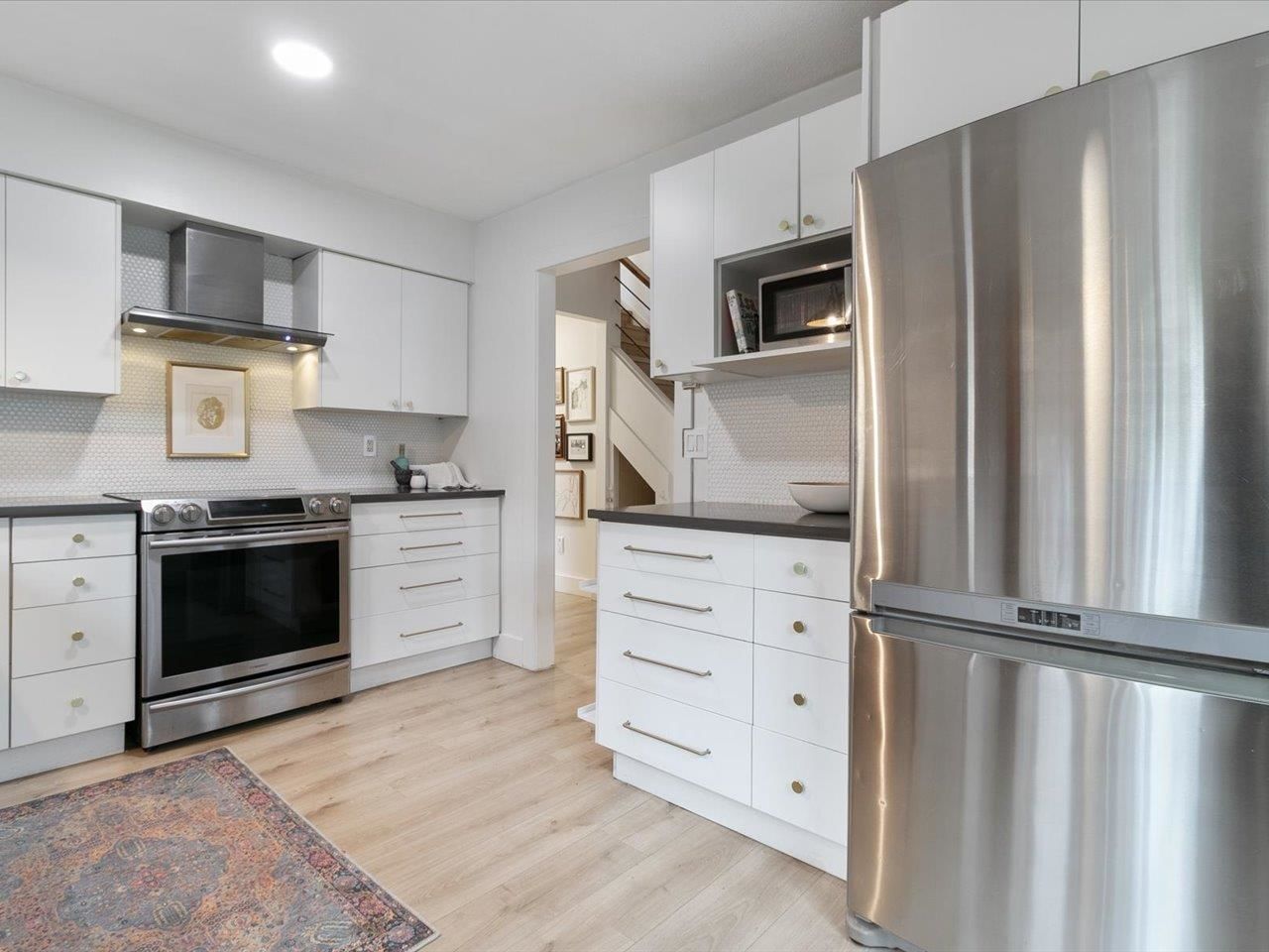 Listing Image 6