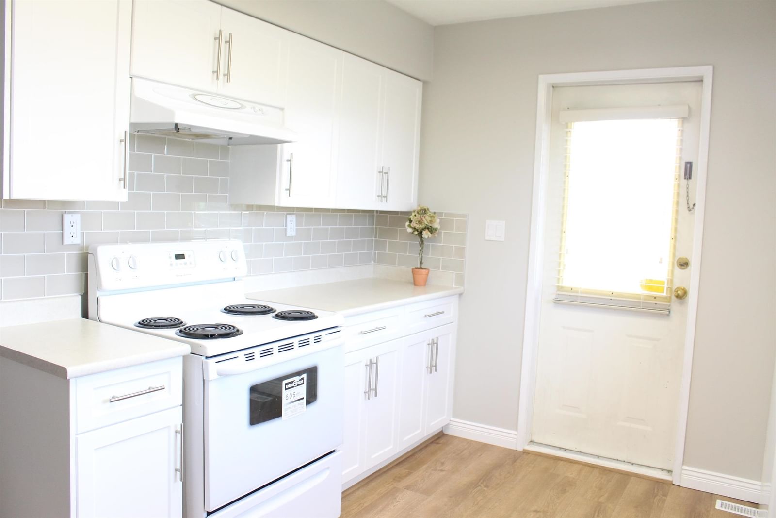 Listing Image 16