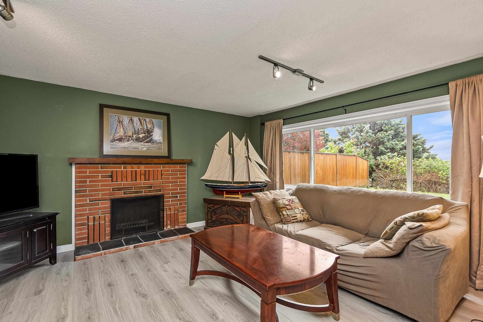 Listing Image 23