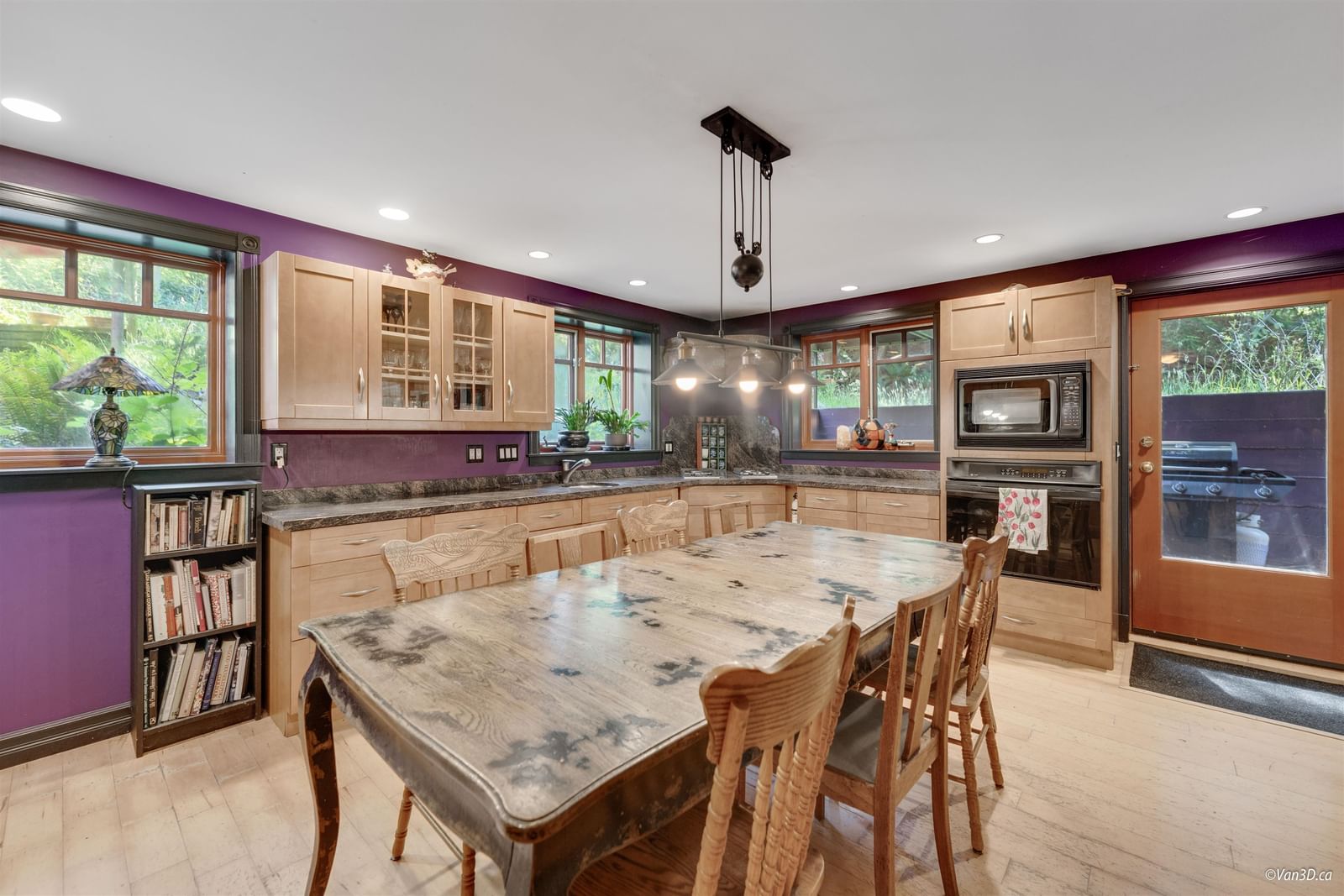 Listing Image 12