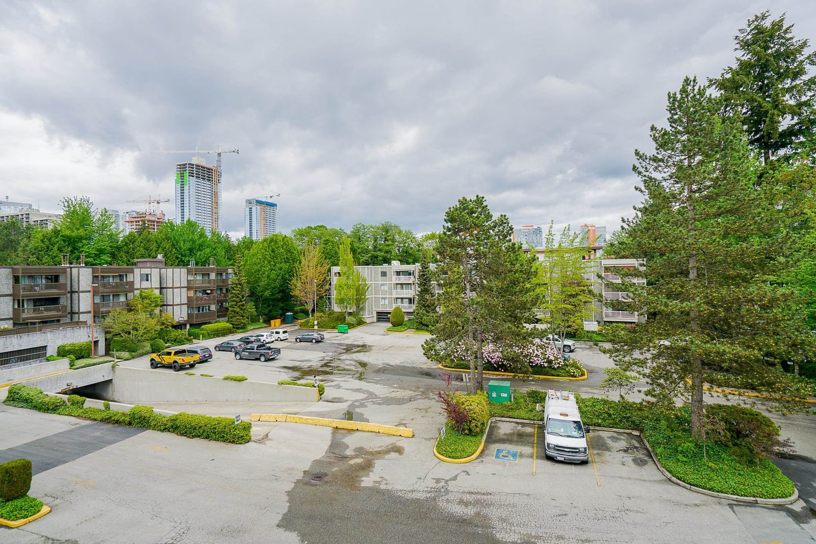 Listing Image 12
