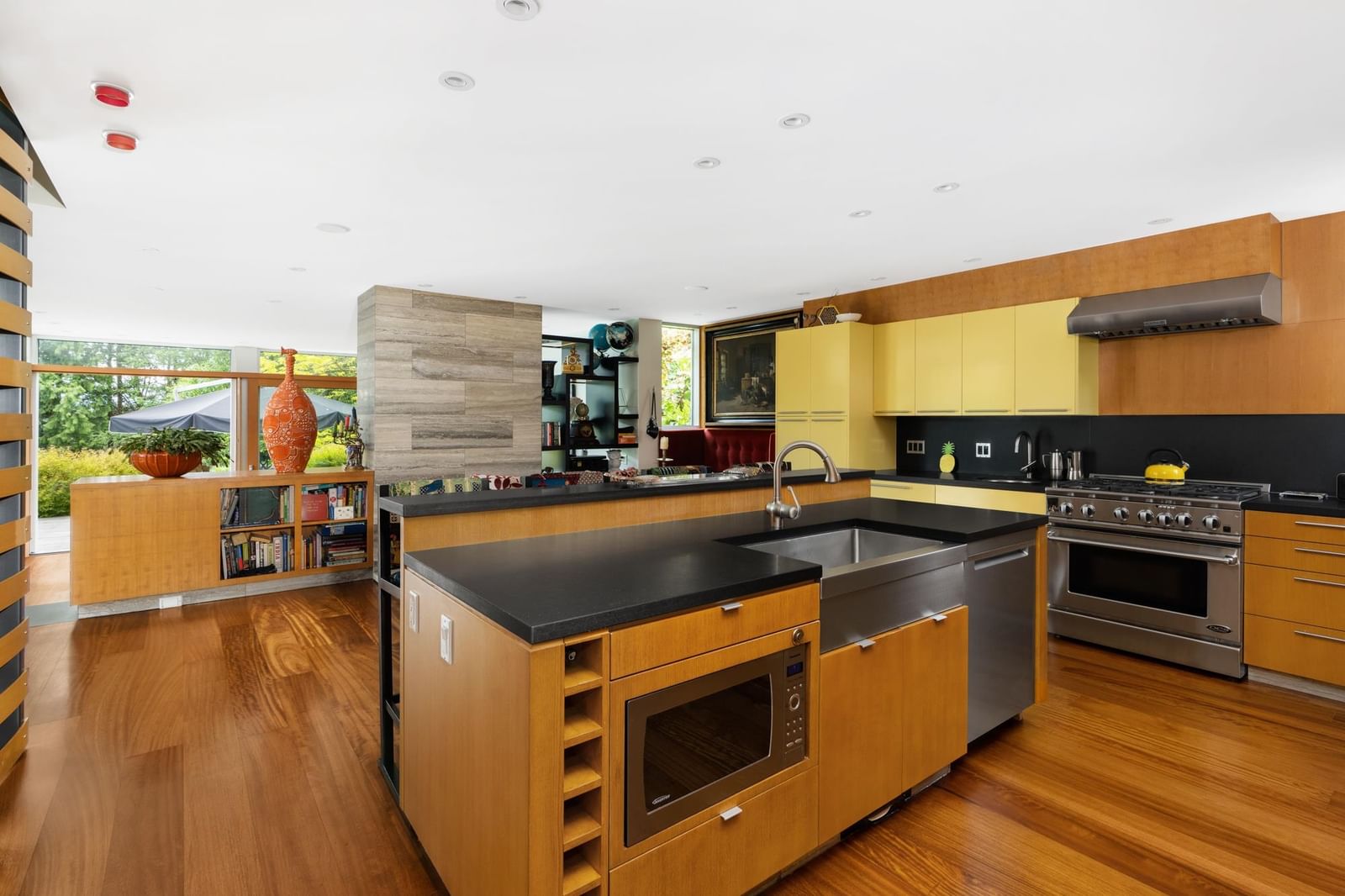Listing Image 19