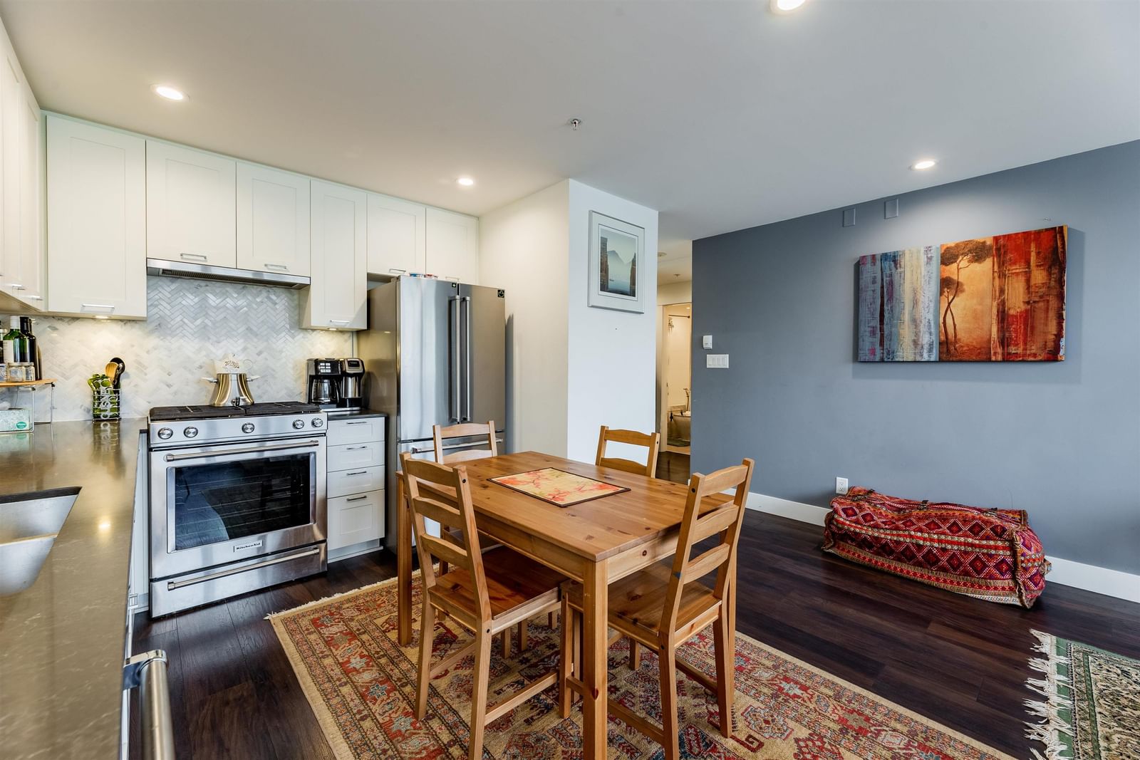 Listing Image 9