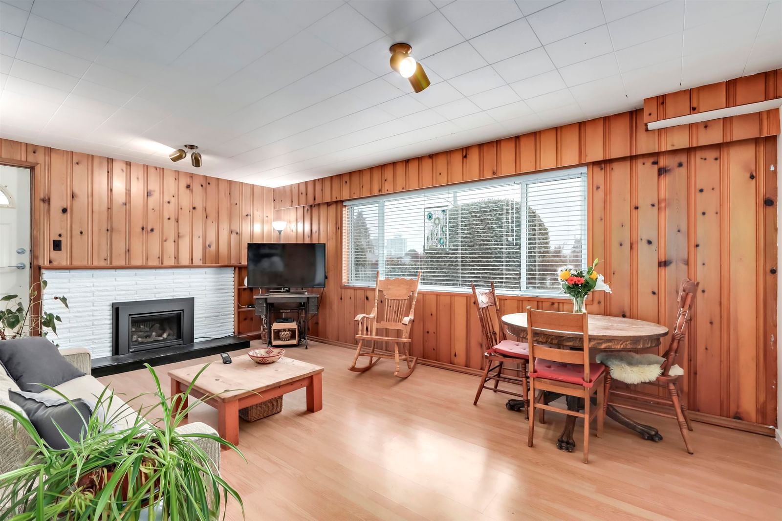 Listing Image 23