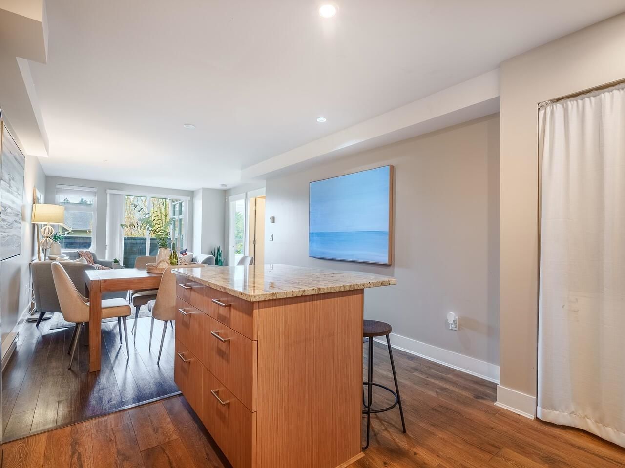 Listing Image 14