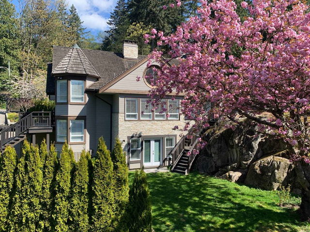 4001 Rose Crescent