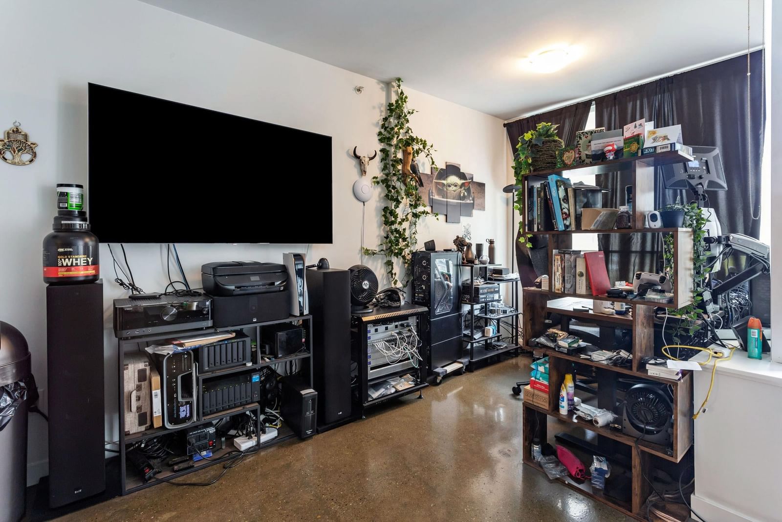 Listing Image 1