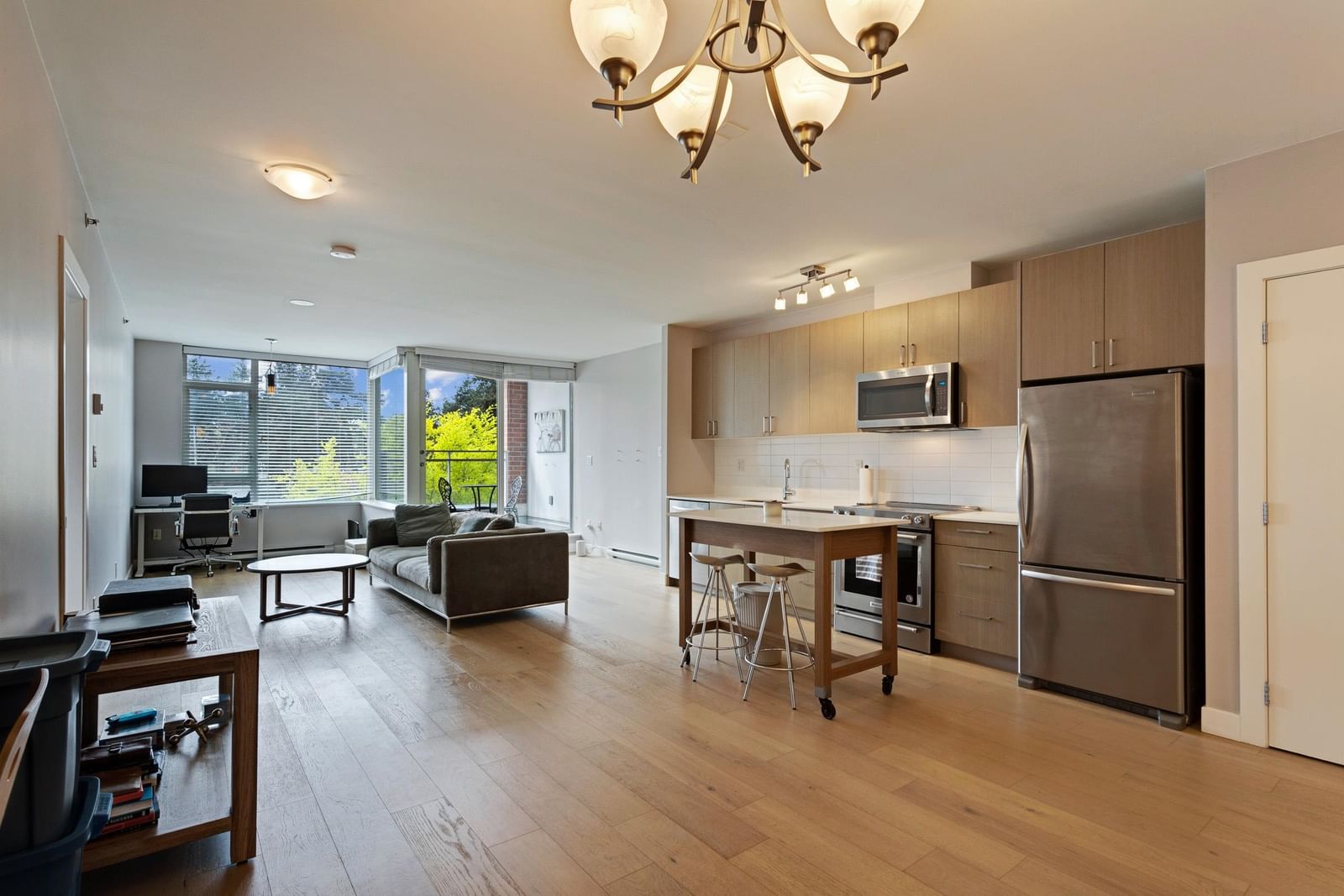 Listing Image 10