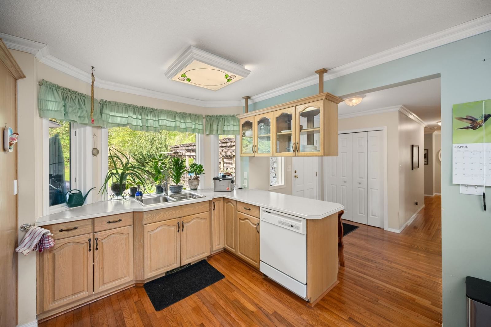 Listing Image 10
