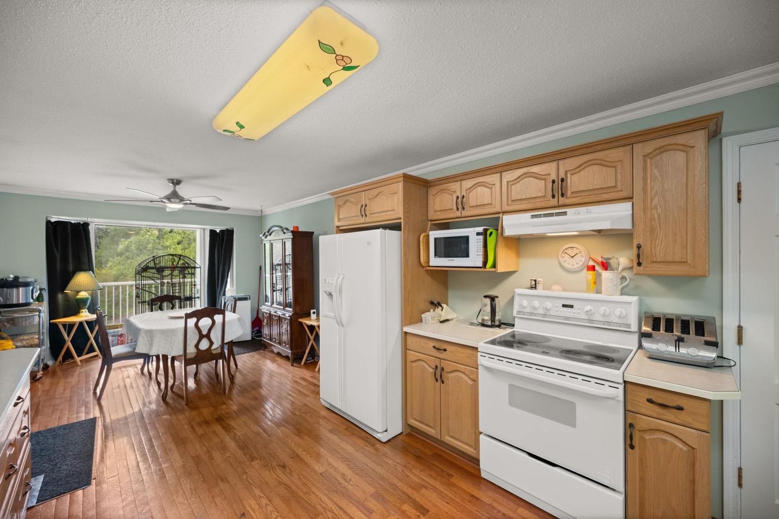 Listing Image 9