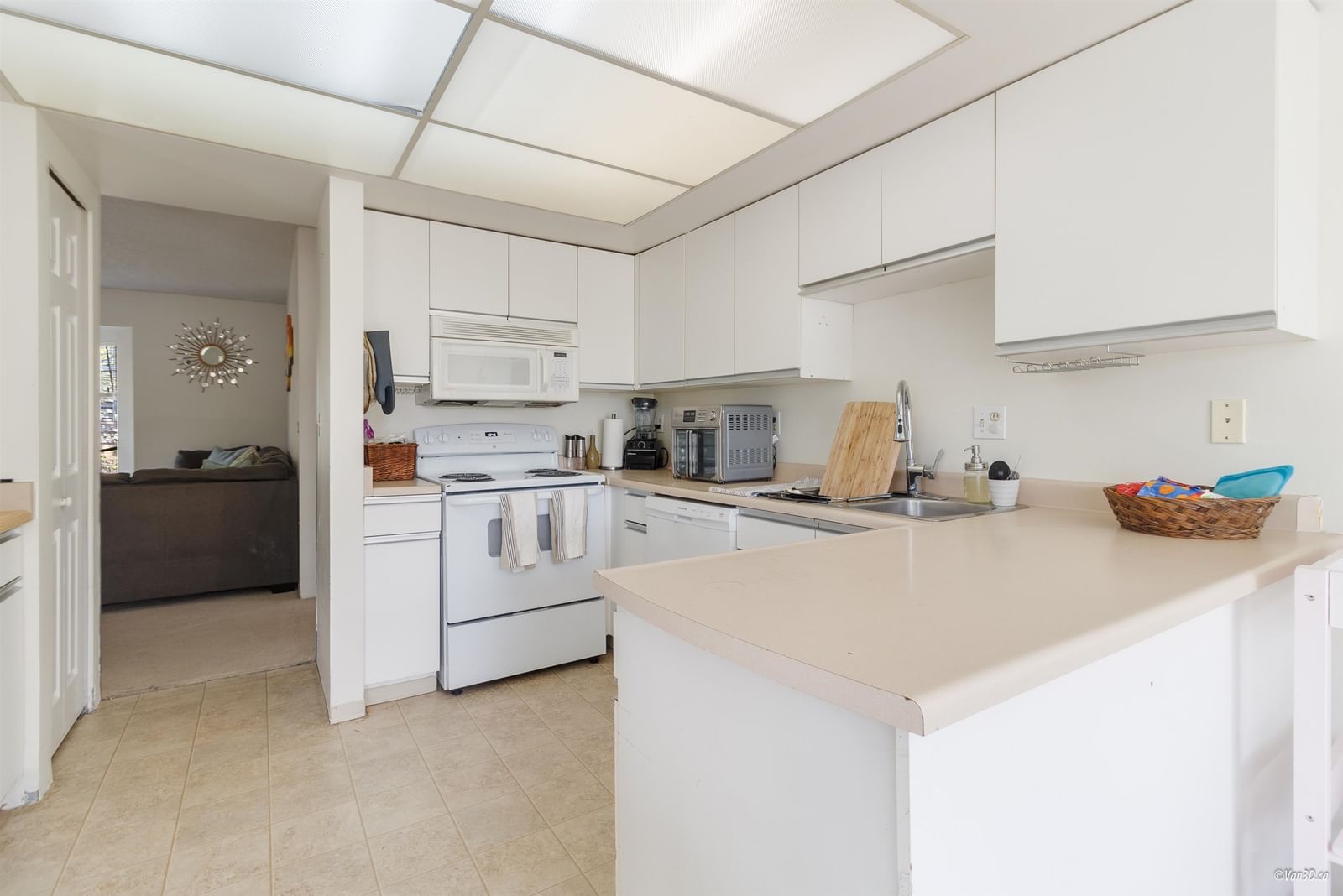 Listing Image 8
