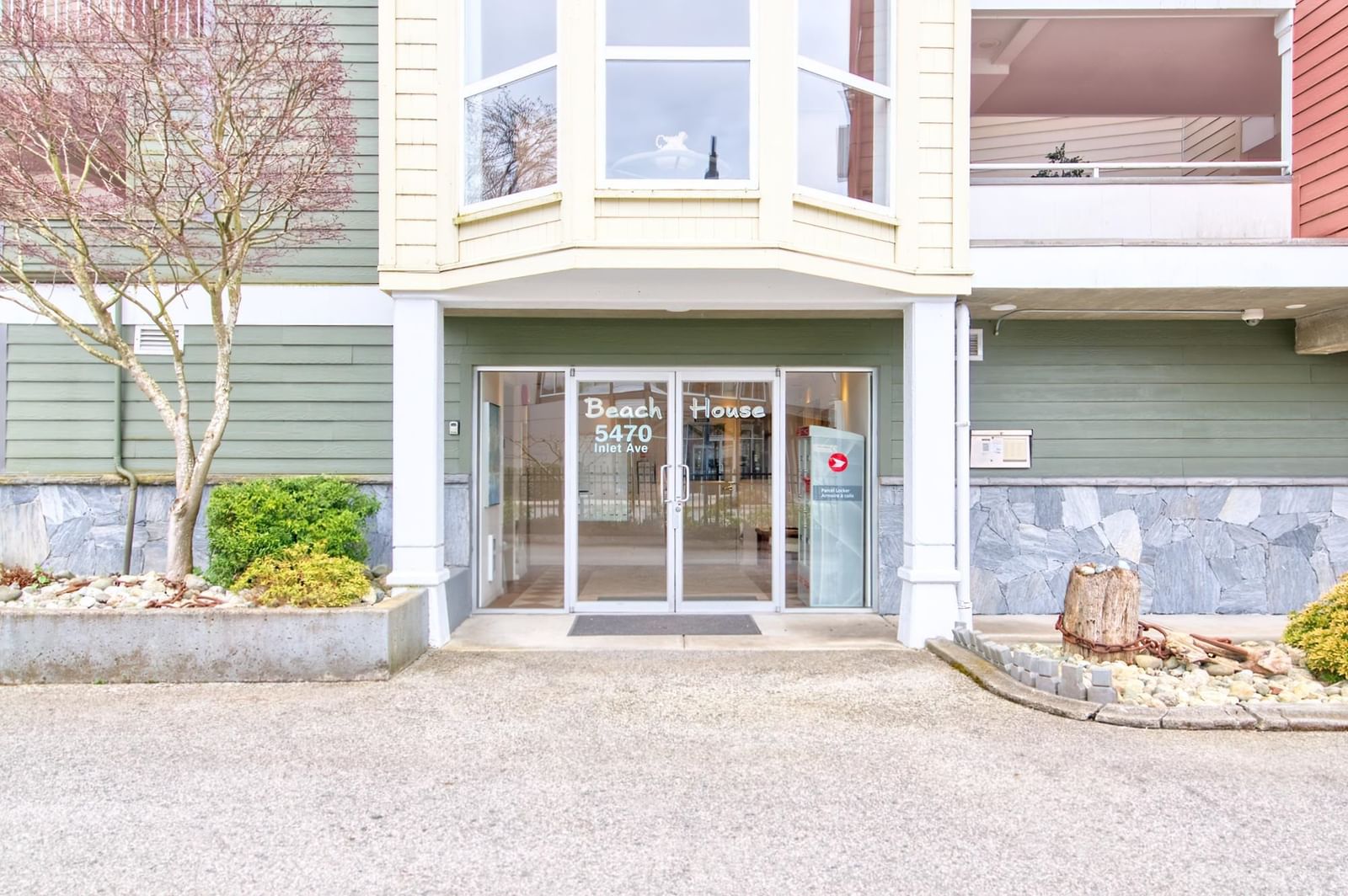 Listing Image 4
