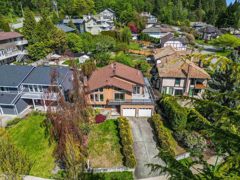 1060 Ayshire Drive, Burnaby, V5A 4A1 | Image 2