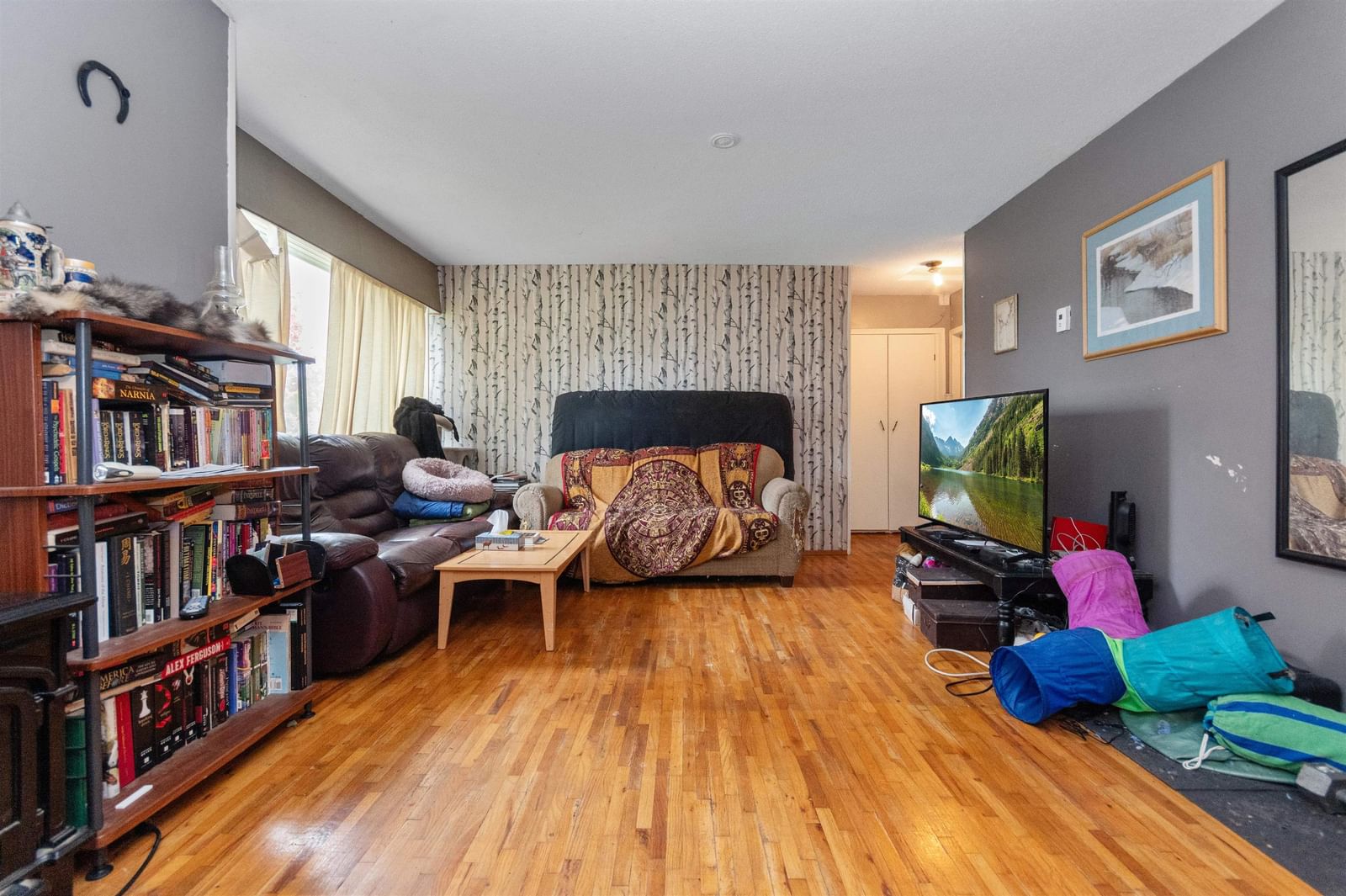 Listing Image 7