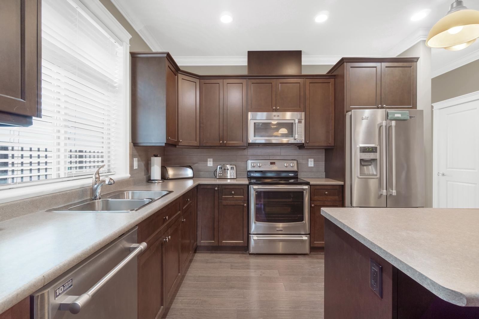 Listing Image 10