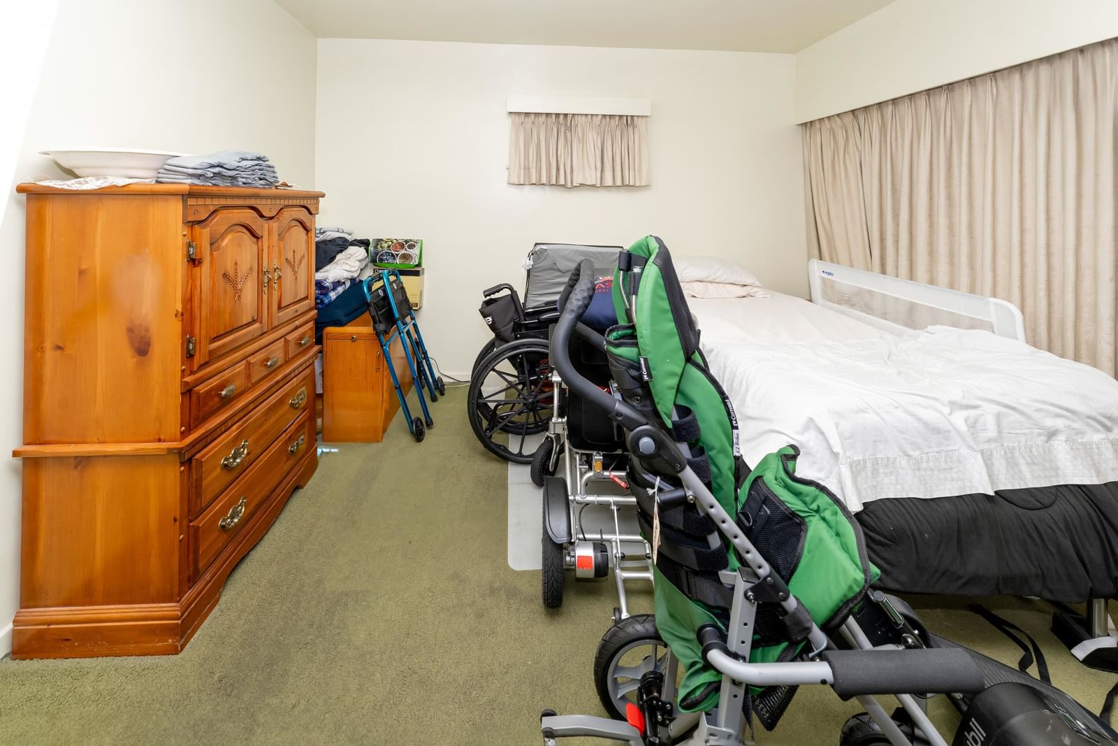 Listing Image 12