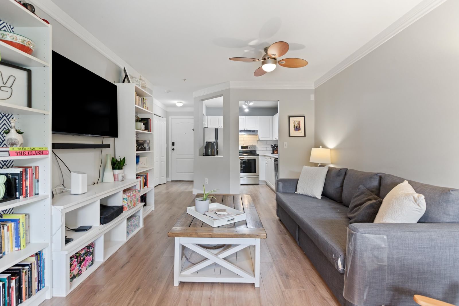 Listing Image 10