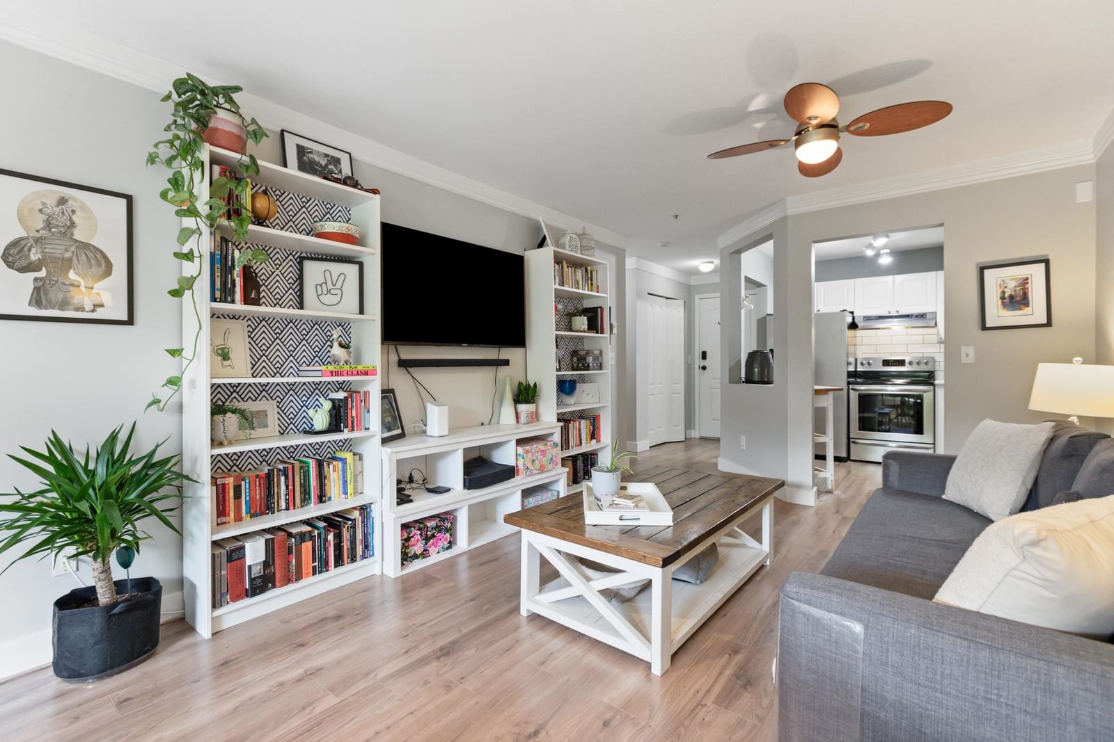 Listing Image 9