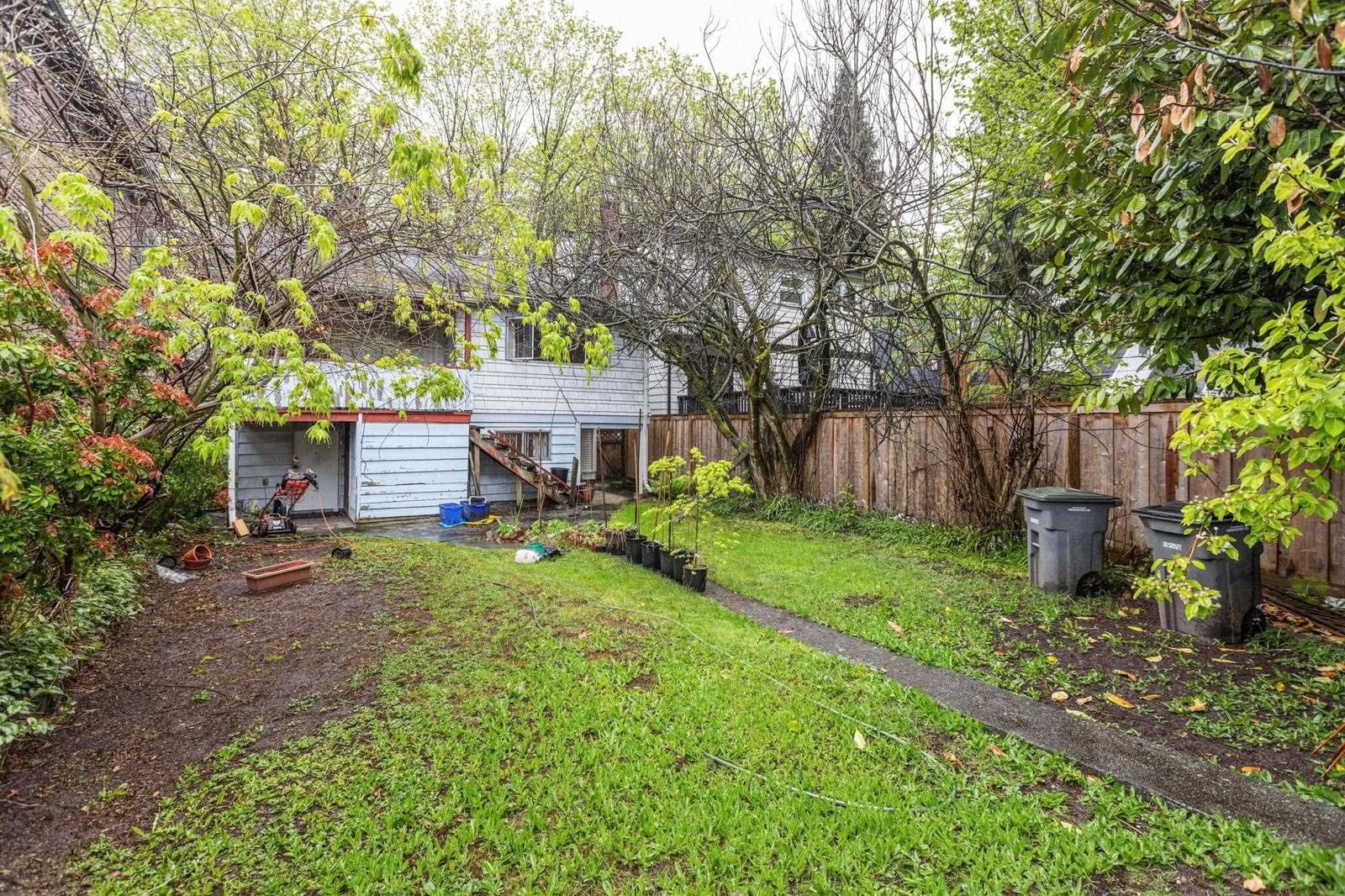 Listing Image 11