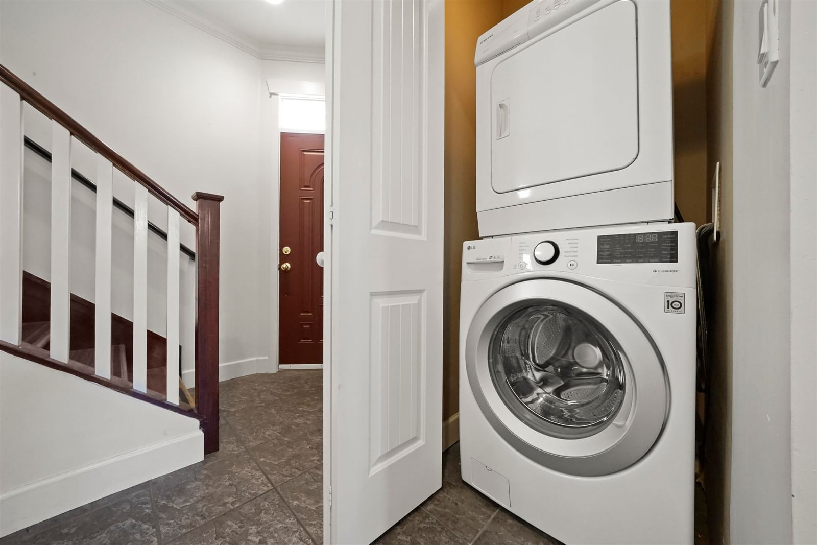 Listing Image 11