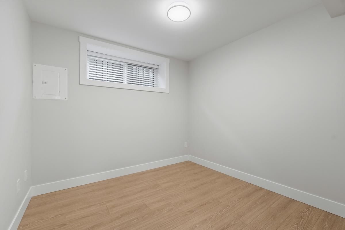 Listing Image 33