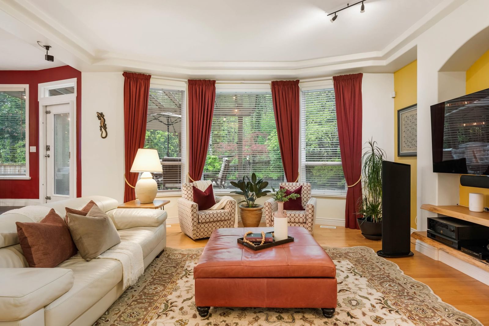 Listing Image 11