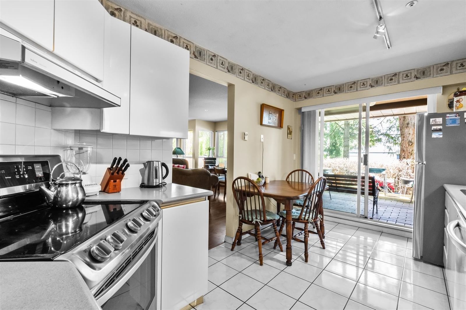 Listing Image 9