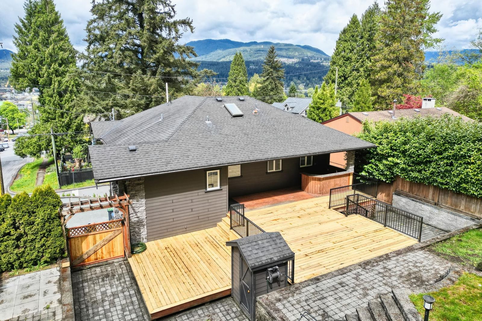 Listing Image 6