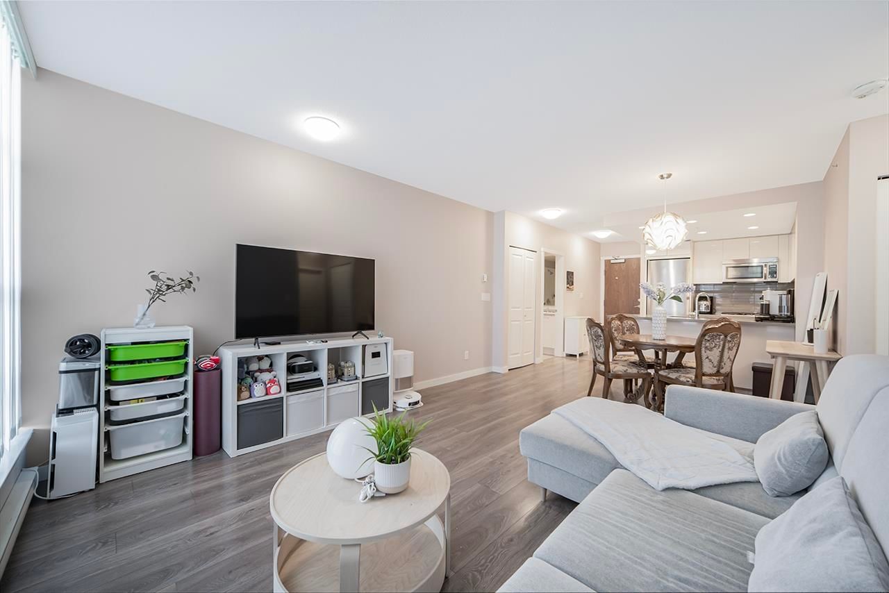 Listing Image 11